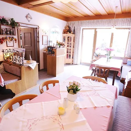 Haus Alpina 3* רדשטאדט